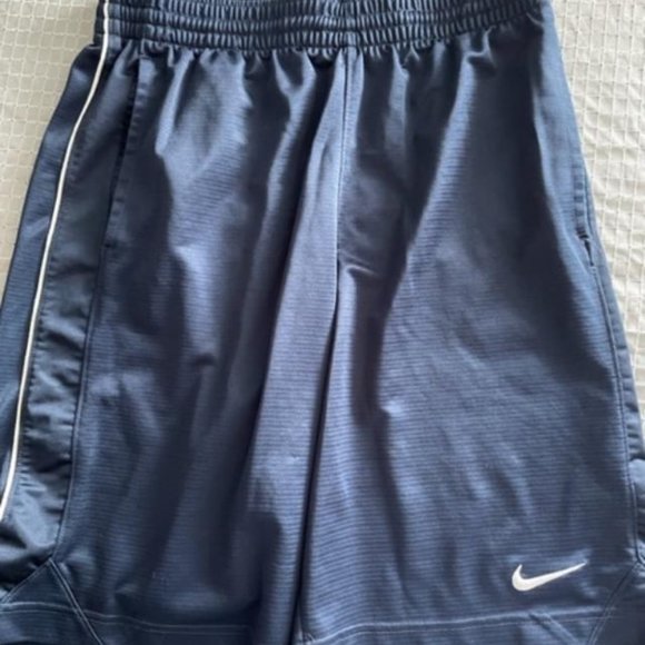 Nike basketball shorts size M - Picture 1 of 3